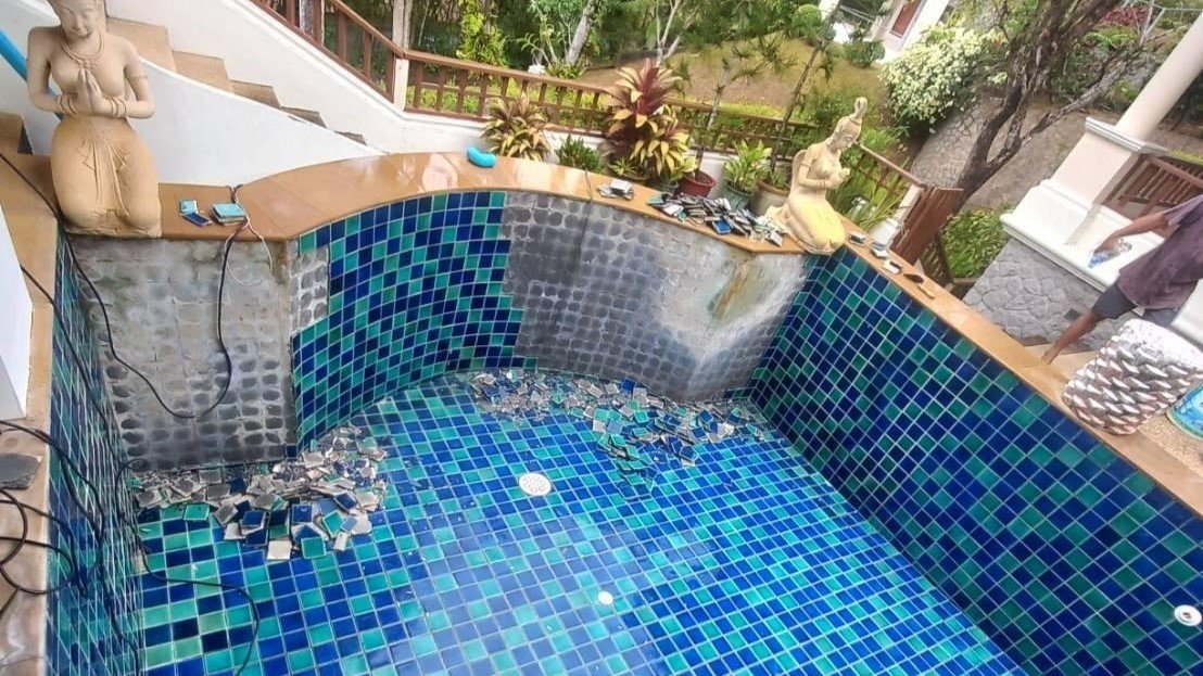 Swimming pool tile removal and retiling work in Phuket